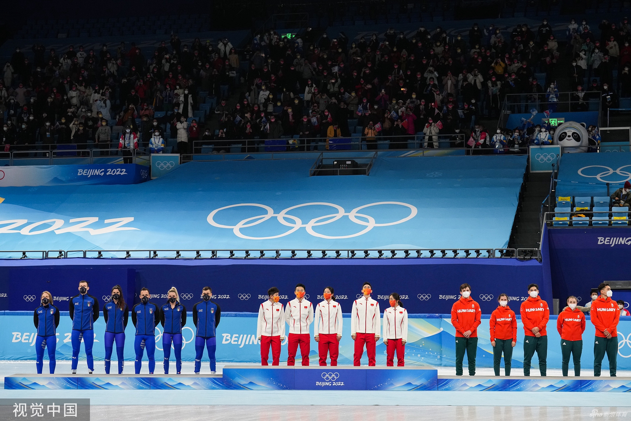 中国代表团北京冬奥会首金！混接团体中国夺冠