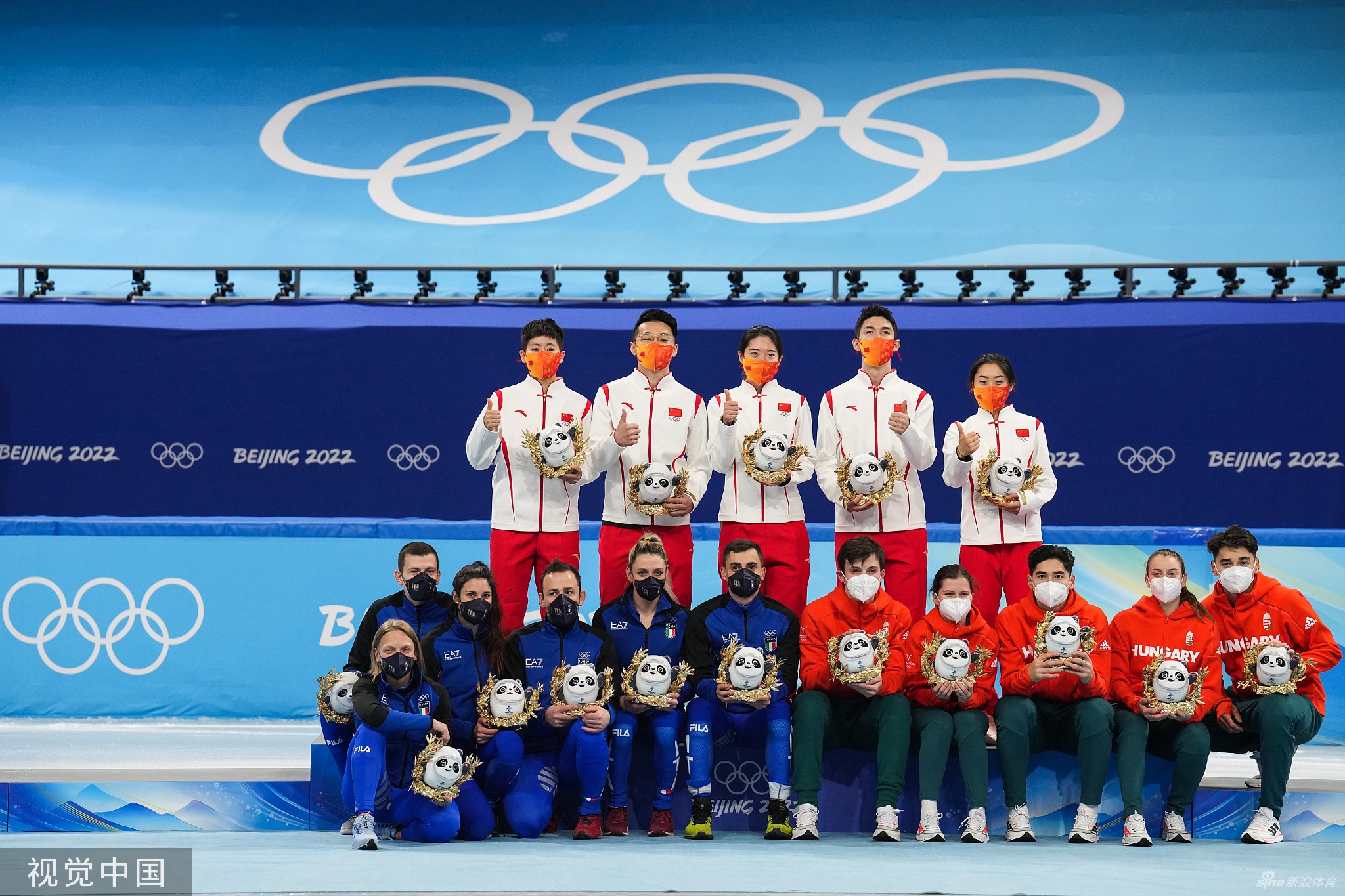 中国代表团北京冬奥会首金！混接团体中国夺冠