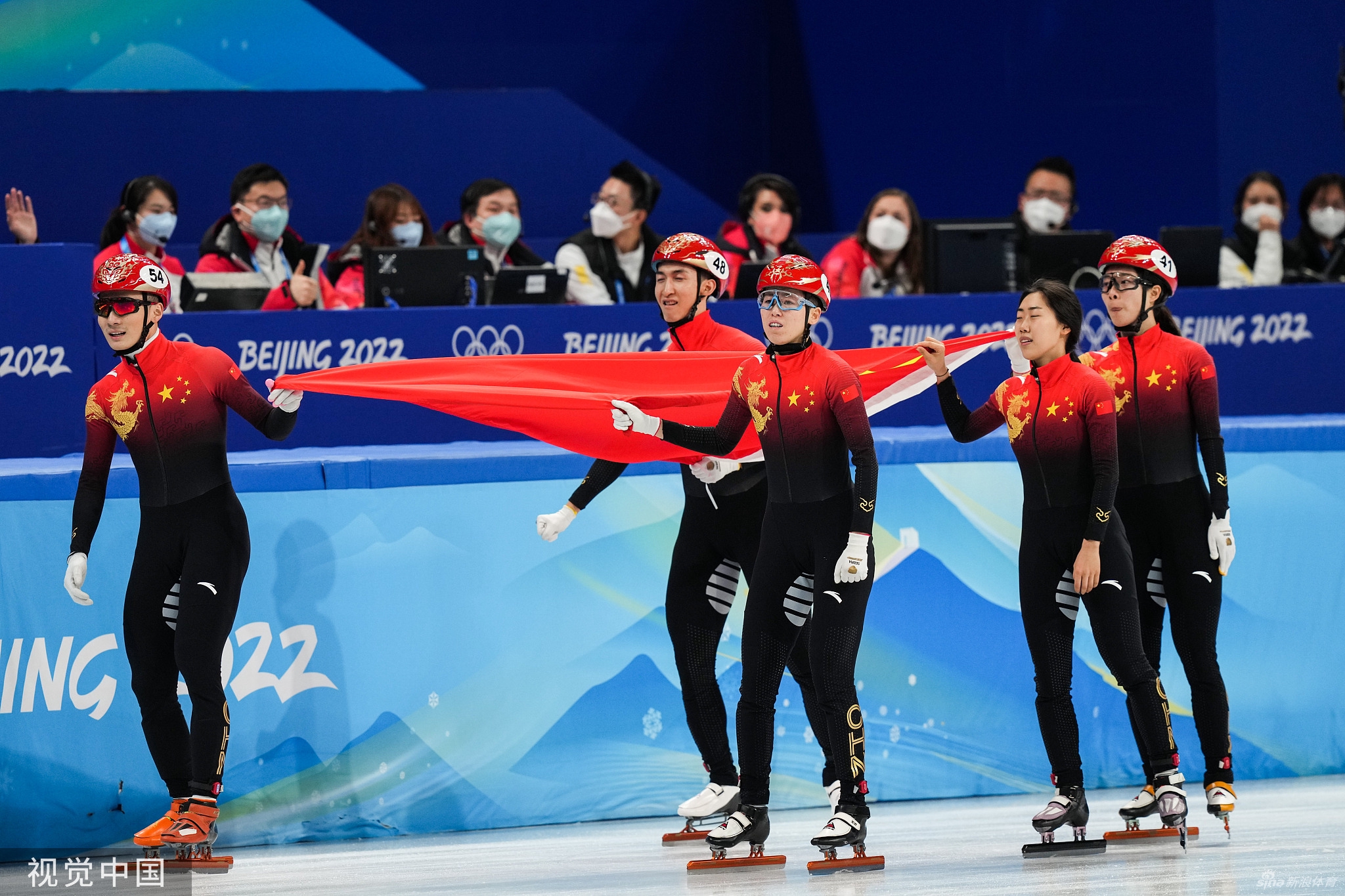 中国代表团北京冬奥会首金！混接团体中国夺冠