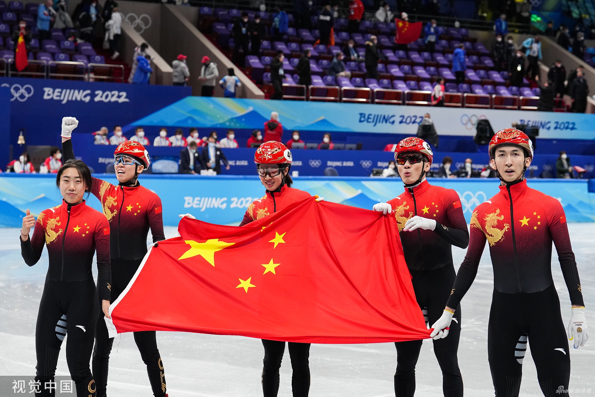 中国代表团北京冬奥会首金！混接团体中国夺冠