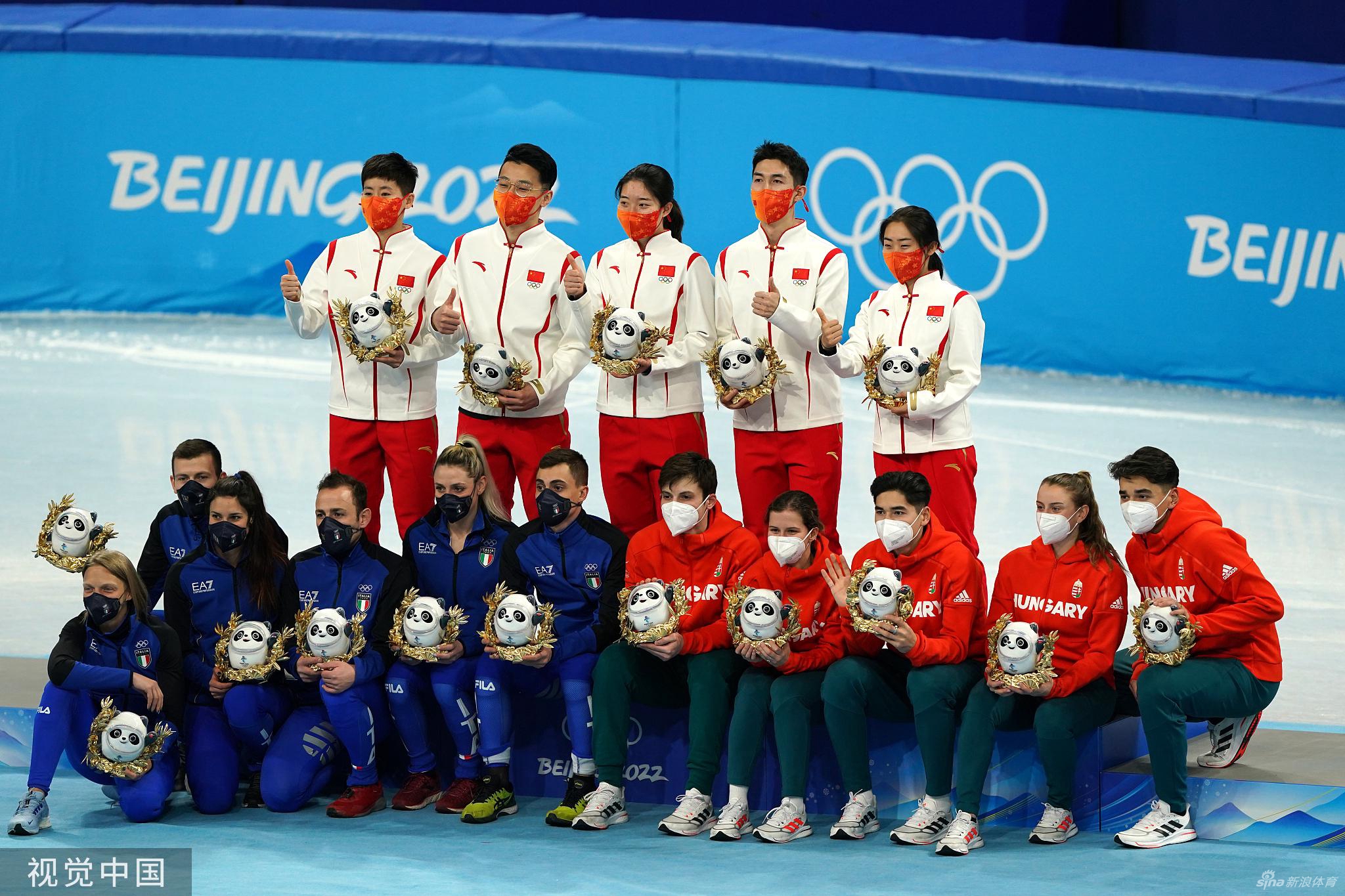 中国代表团北京冬奥会首金！混接团体中国夺冠