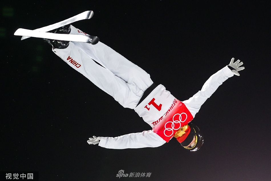 空中技巧混合团体决赛中国队摘银