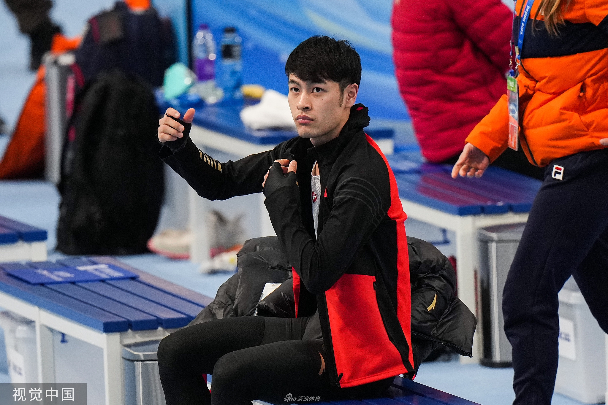 速滑男子1000米宁忠岩获得第五