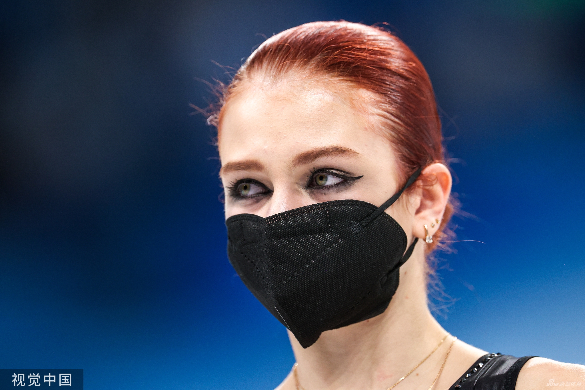 莎莎摘银伤心哭花妆：我恨花滑！就我没有金牌！