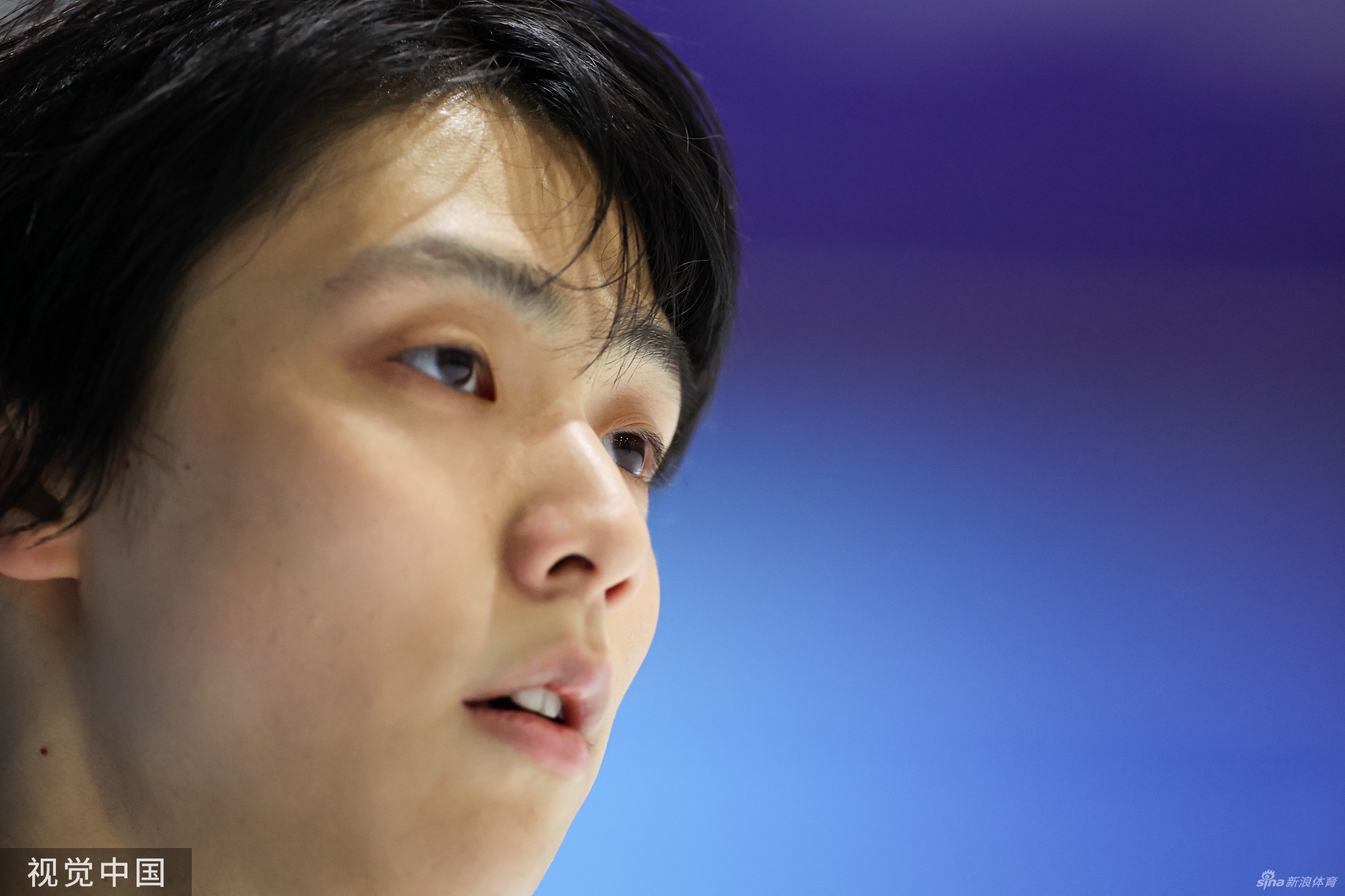 羽生结弦进行表演赛上冰训练