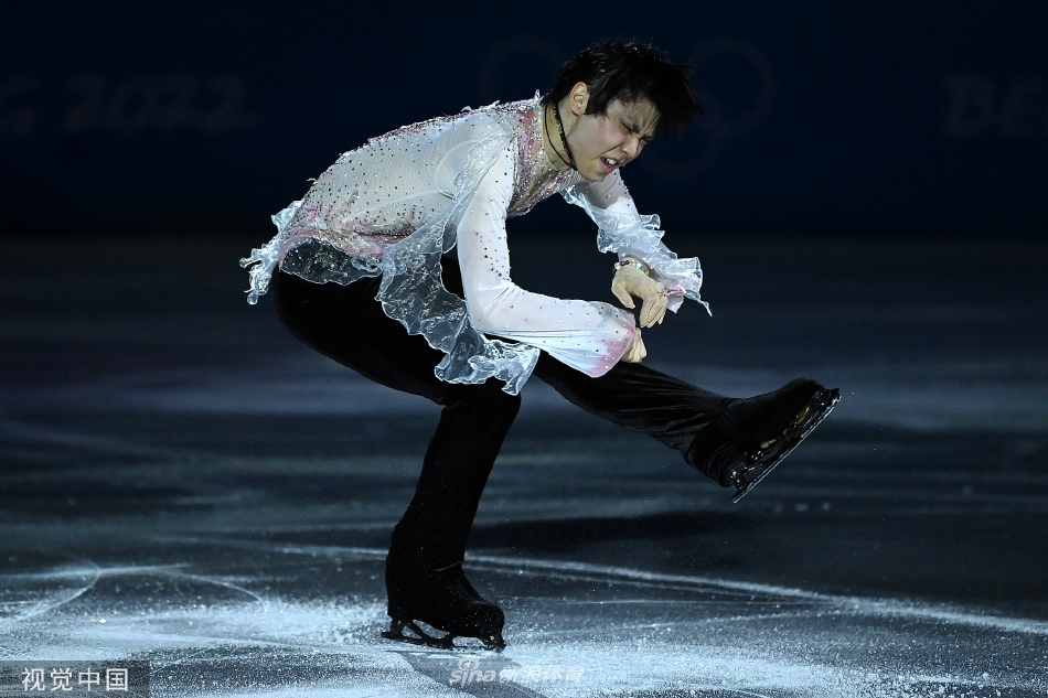 花滑表演赛羽生结弦演绎《春天来了》