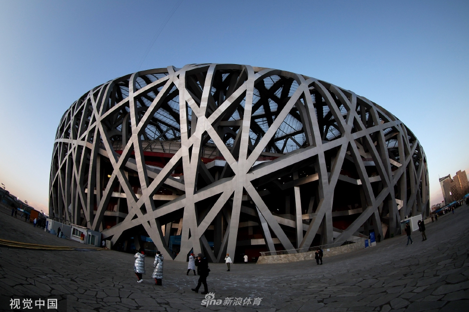 冬奥会闭幕式鸟巢场外烟花璀璨