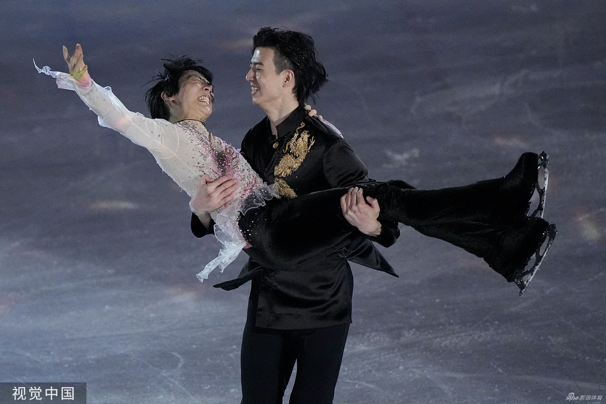 花滑表演赛羽生结弦演绎《春天来了》