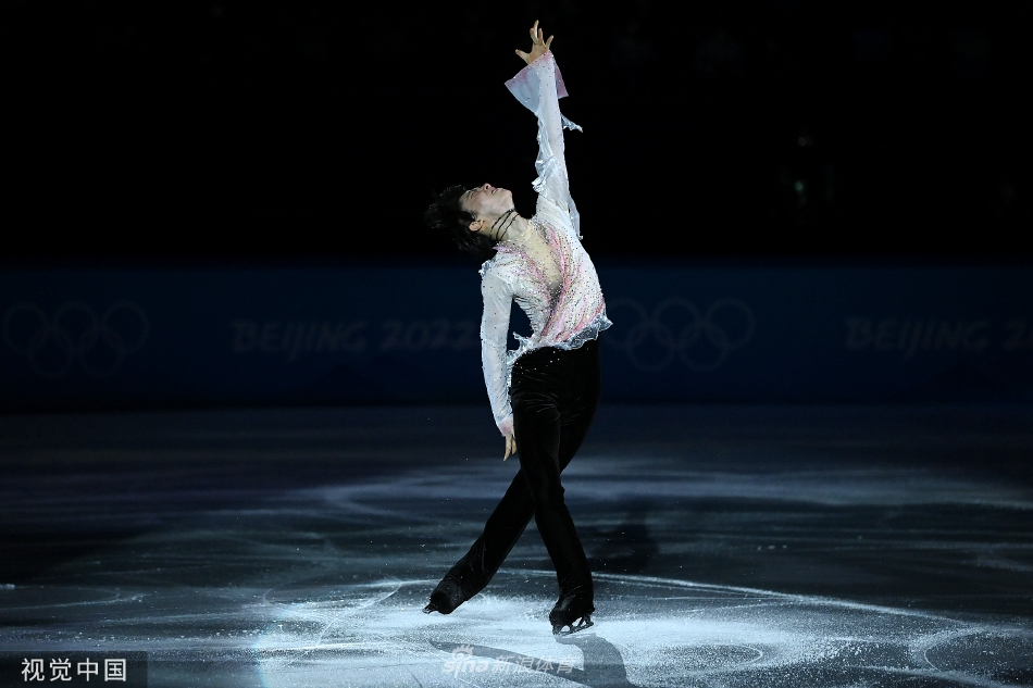 花滑表演赛羽生结弦演绎《春天来了》
