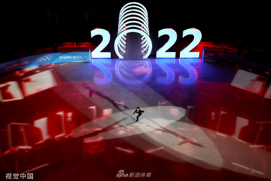 冰上盛宴！花滑表演赛群星联袂献技