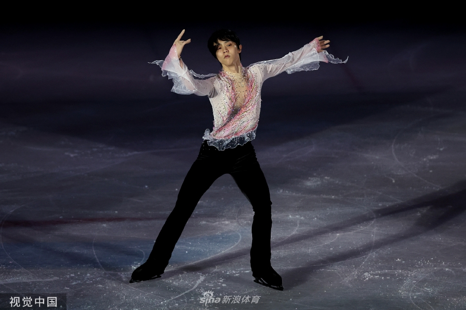 花滑表演赛羽生结弦演绎《春天来了》