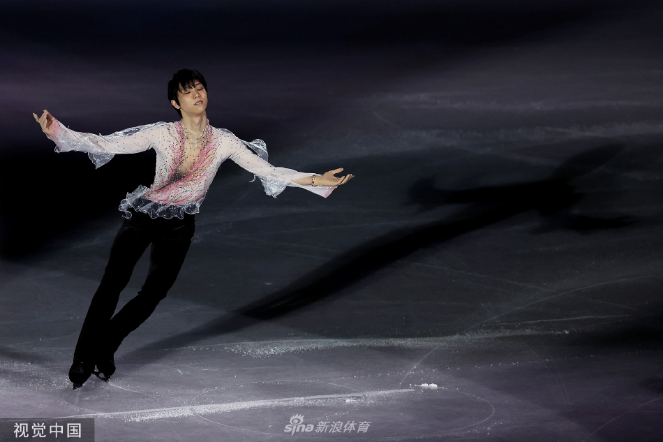 花滑表演赛羽生结弦演绎《春天来了》
