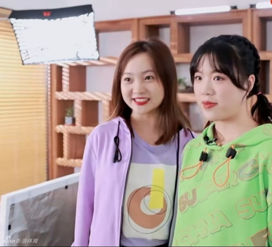 林妙可成功追星奥运冠军杨倩