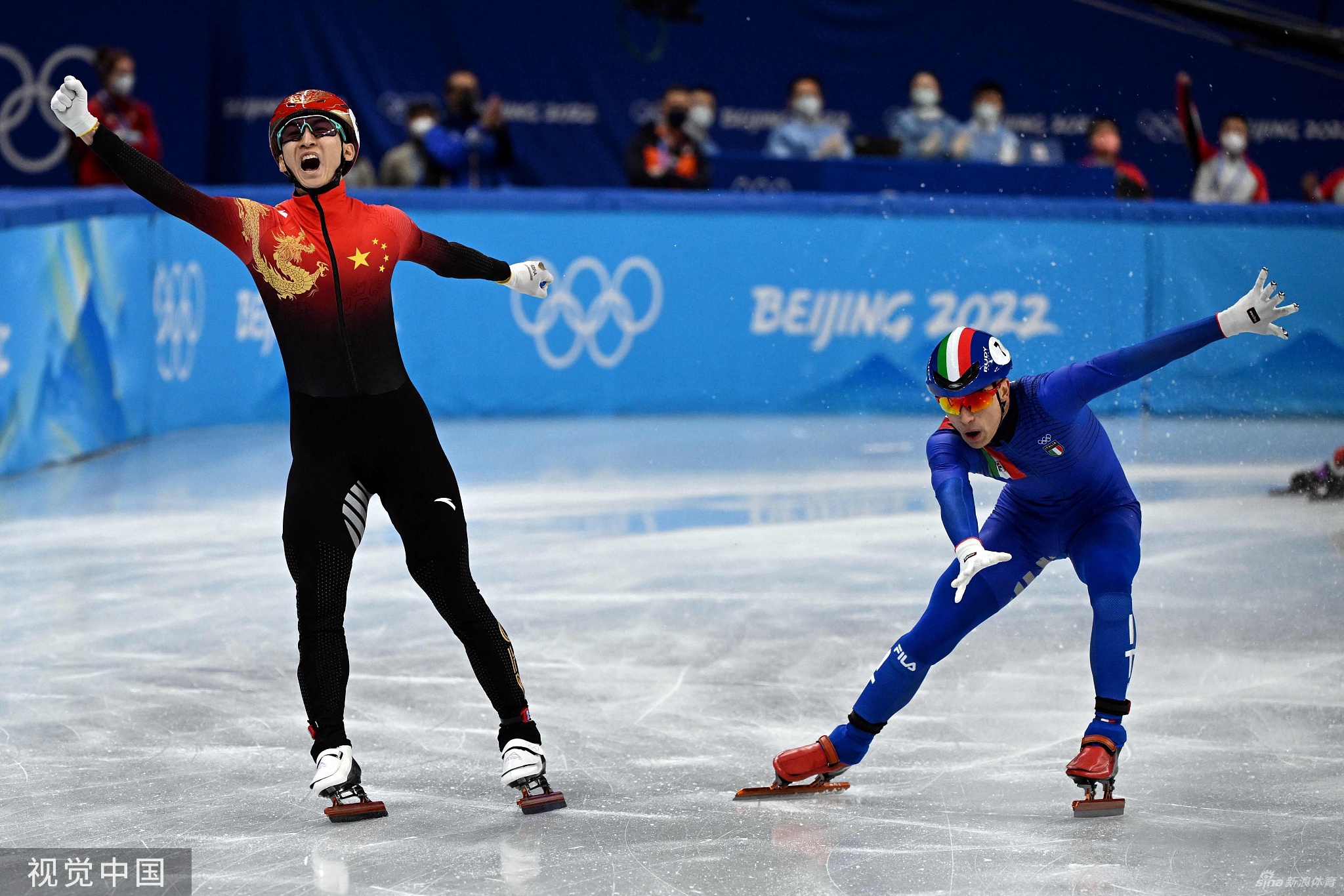 中国代表团北京冬奥会首金！混接团体中国夺冠