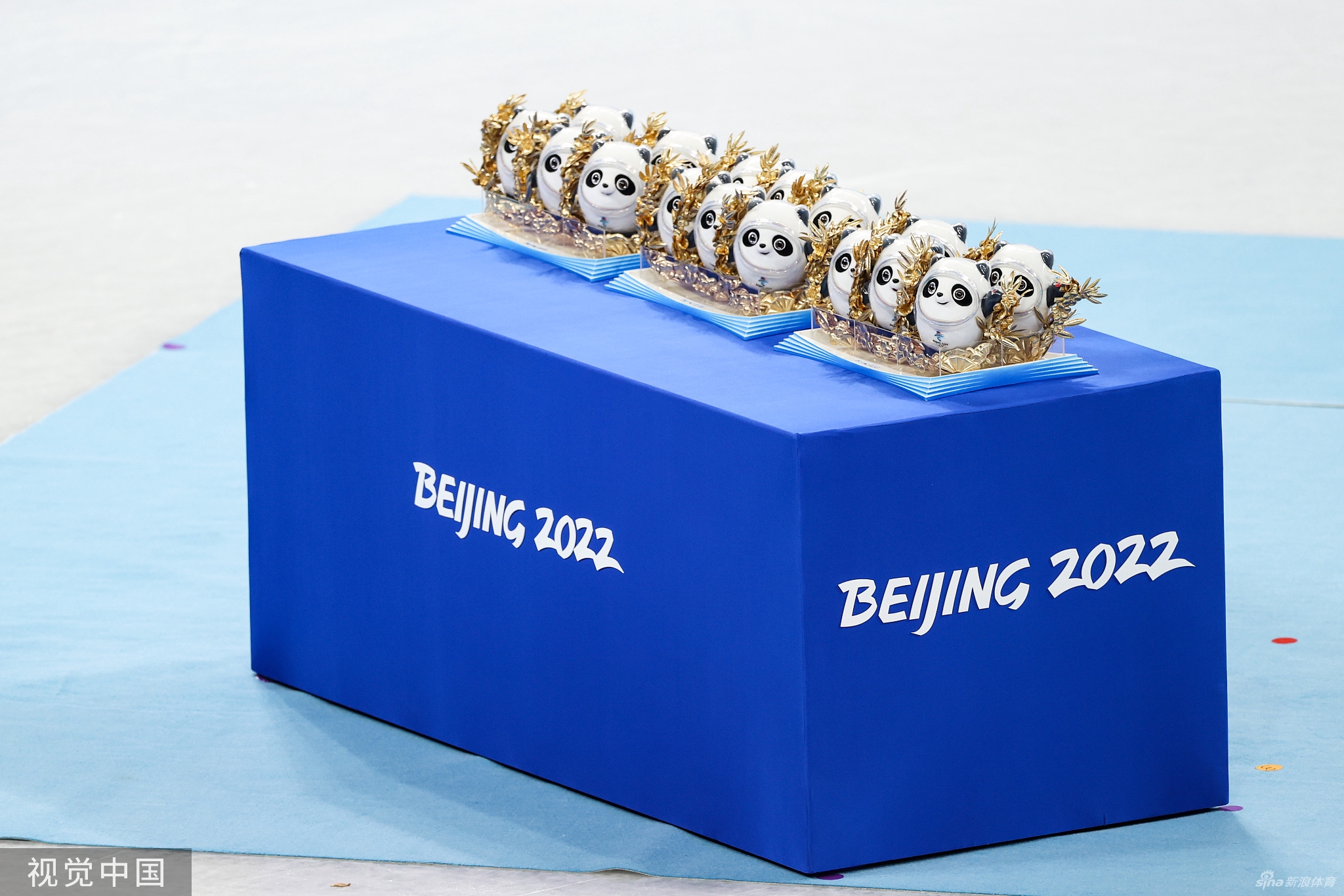 中国代表团北京冬奥会首金！混接团体中国夺冠