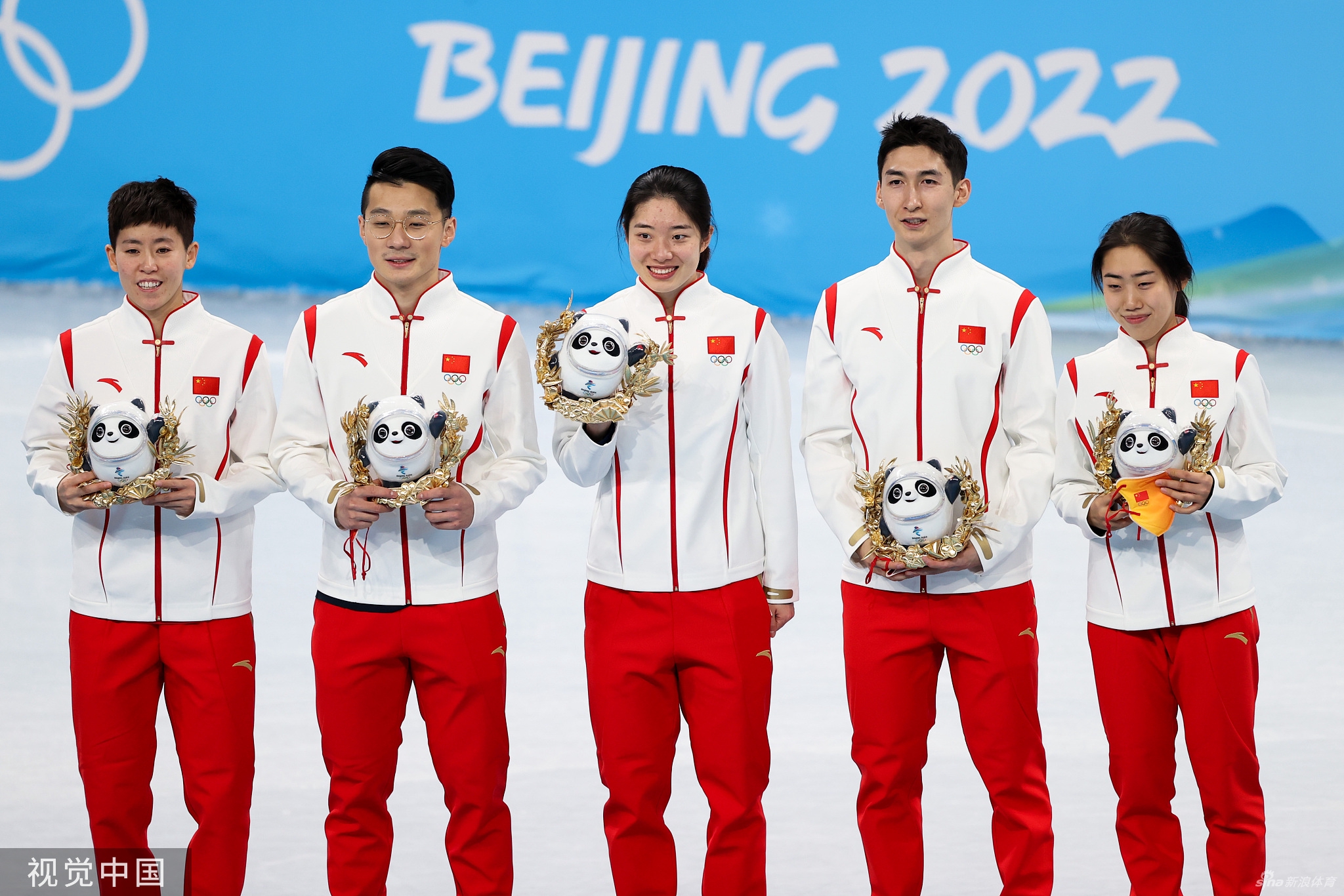 中国代表团北京冬奥会首金！混接团体中国夺冠