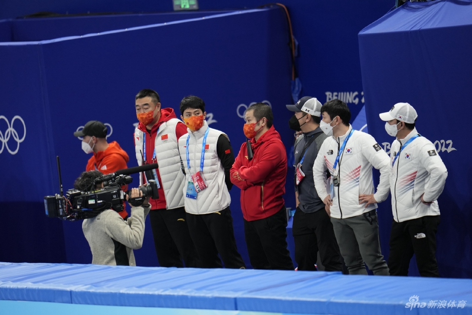 新浪现场直击冬奥速度滑冰比赛