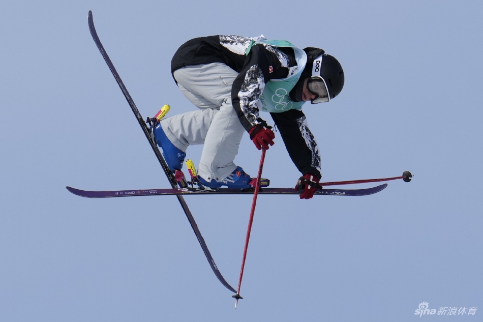 大跳台资格赛谷爱凌首秀晋级决赛