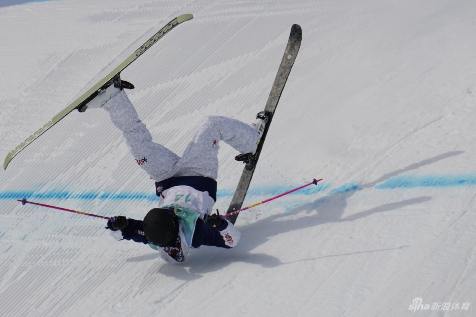 大跳台资格赛谷爱凌首秀晋级决赛