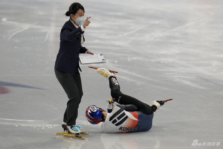 新浪现场直击冬奥速度滑冰比赛