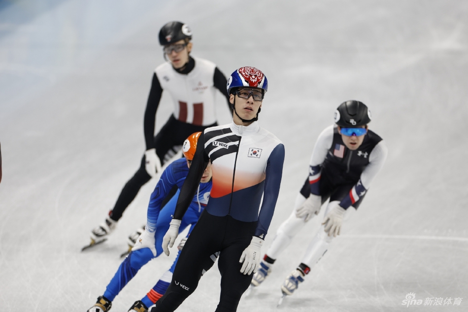速滑1500米张添翼无缘半决赛 孙龙小组第四