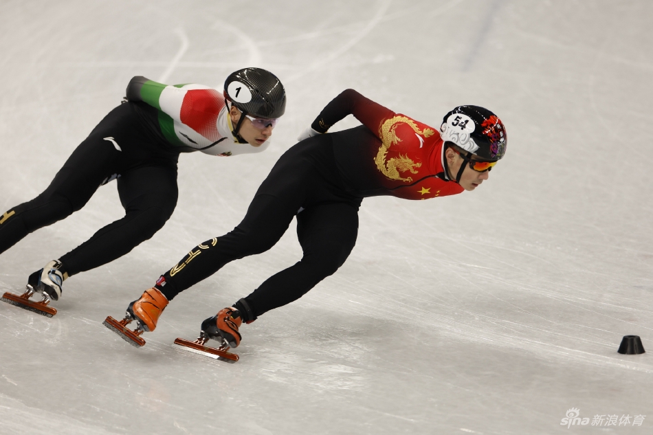 速滑1500米张添翼无缘半决赛 孙龙小组第四