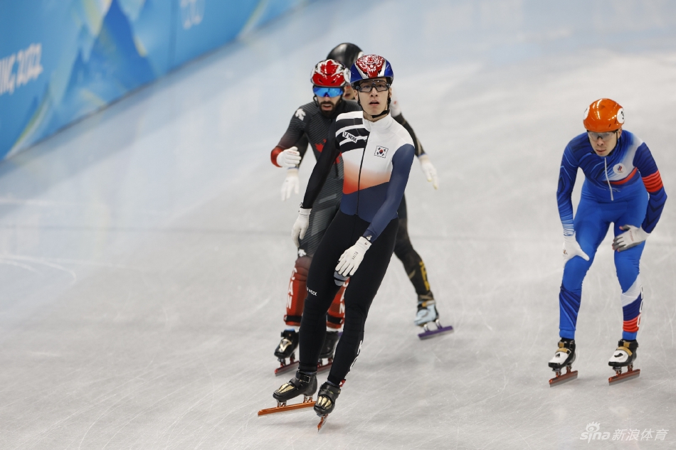 速滑1500米张添翼无缘半决赛 孙龙小组第四