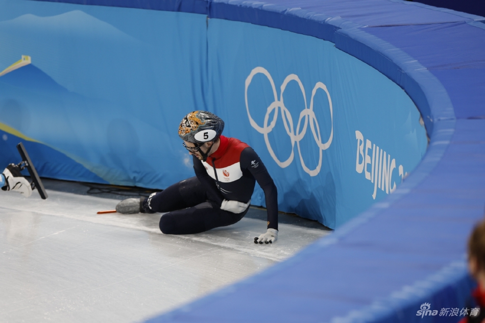 速滑1500米张添翼无缘半决赛 孙龙小组第四