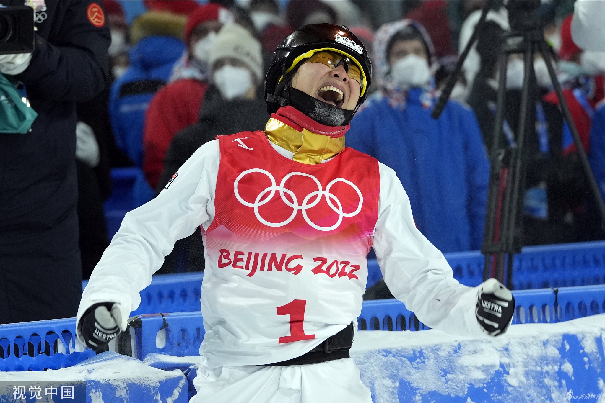 自由式滑雪女子空中技巧徐梦桃夺金