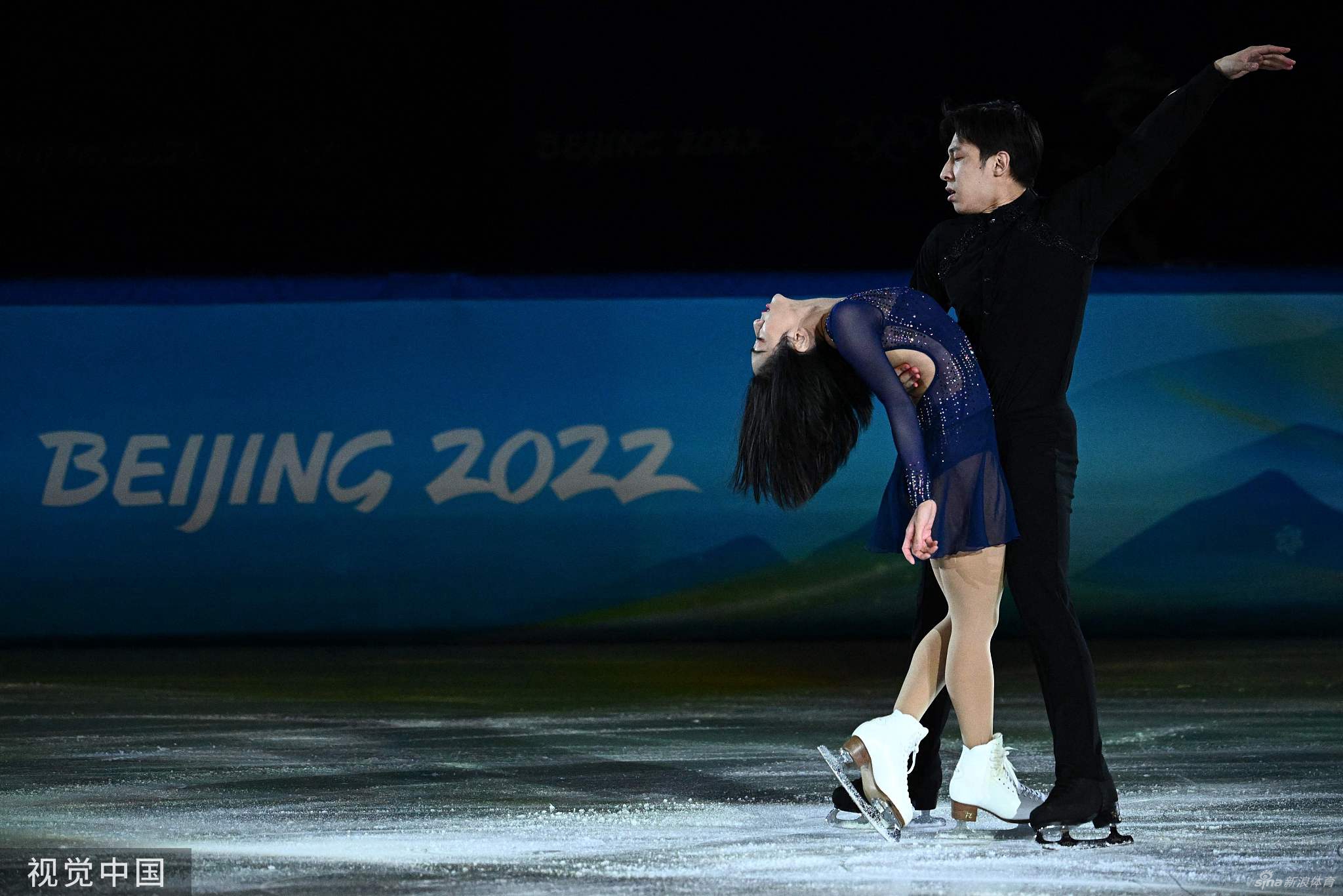 花滑表演赛隋文静/韩聪演绎15年心路历程