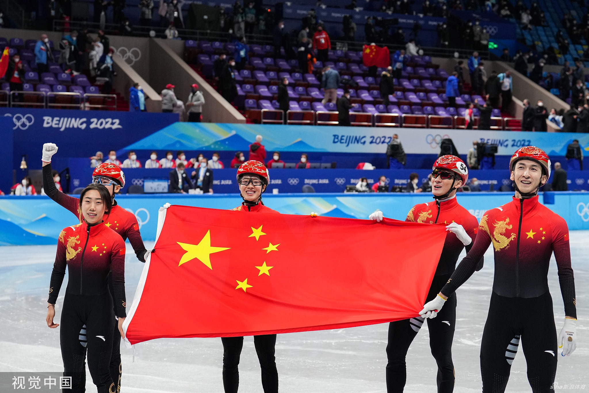 中国代表团北京冬奥会首金！混接团体中国夺冠