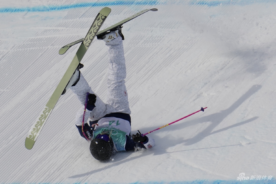大跳台资格赛谷爱凌首秀晋级决赛