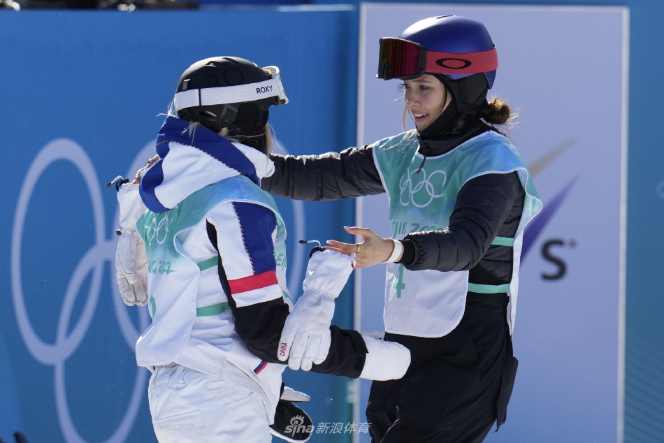 新浪直击谷爱凌为中国夺得第三金