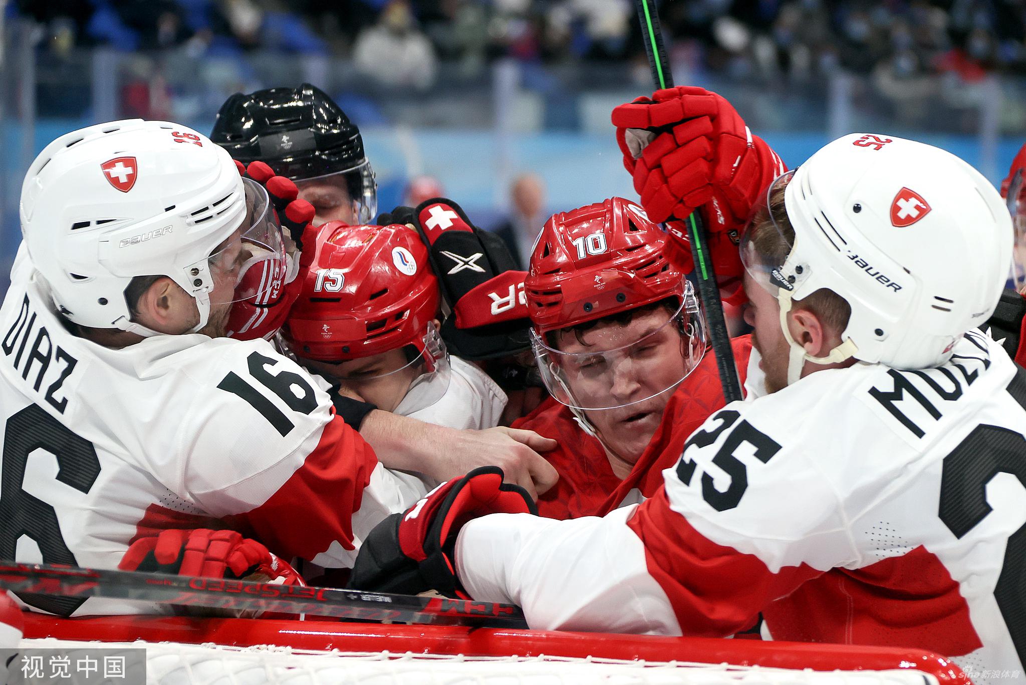 男冰揭幕战俄瑞爆发冲突 多人混战裁判都挨揍