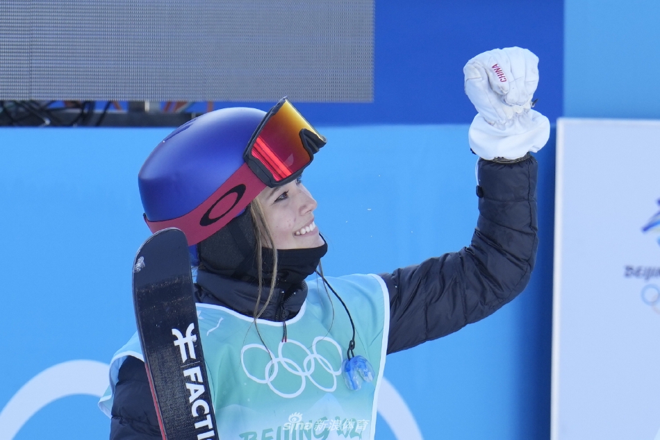 新浪直击谷爱凌为中国夺得第三金