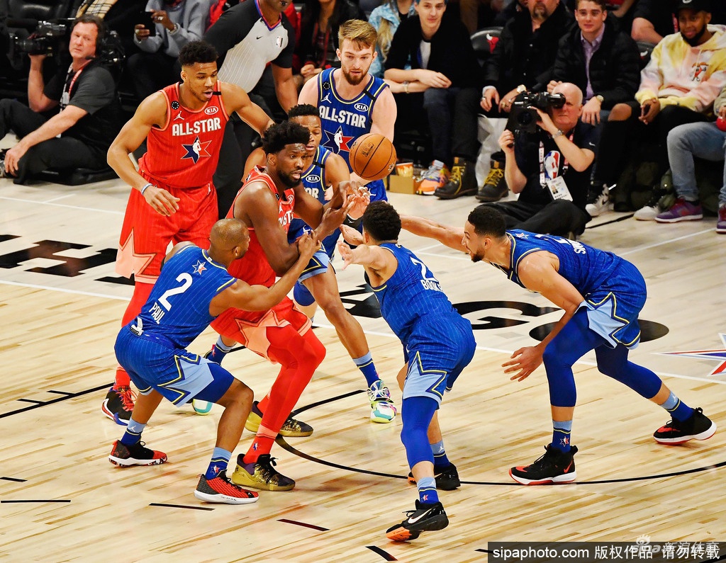 詹姆斯队全力防守