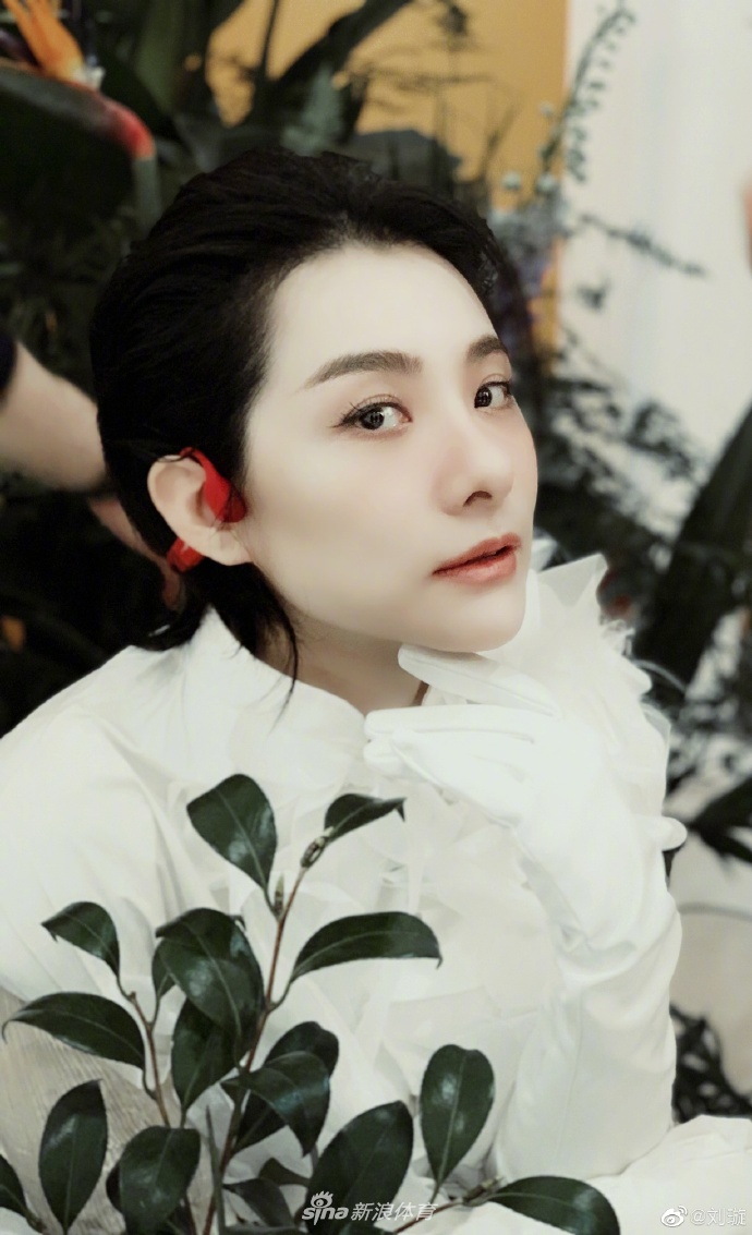 奥运冠军刘璇晒照感慨生活过得太充实