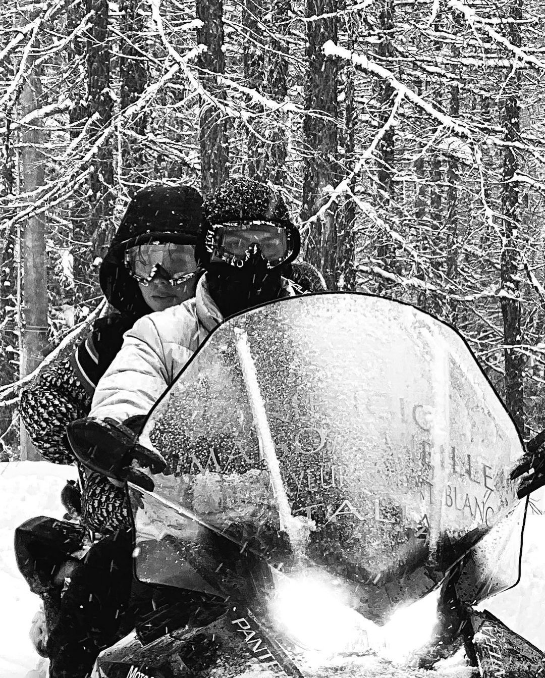 其乐融融！C罗晒出与女友度假美照