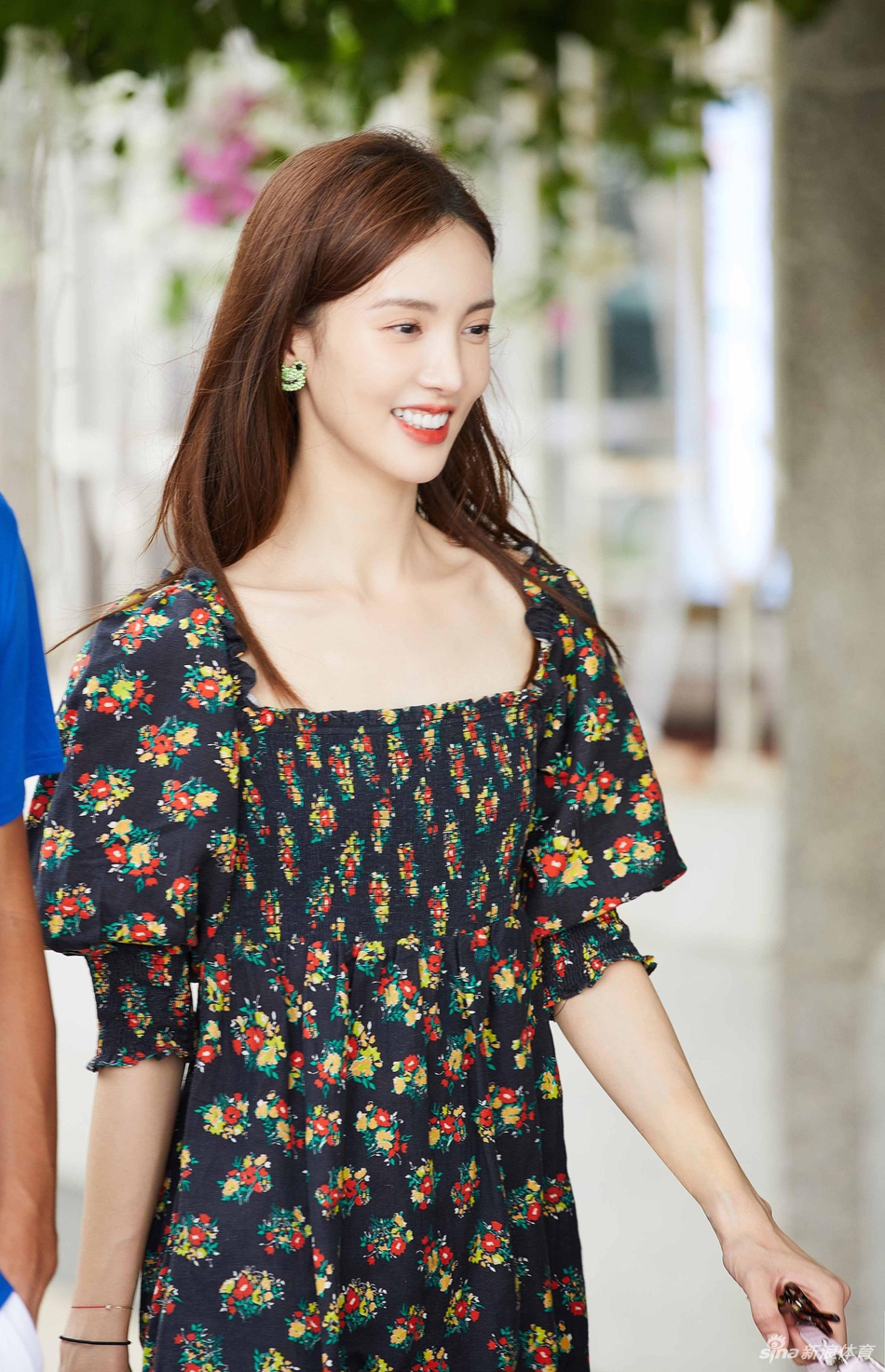 甜蜜！张继科手把手教金晨打乒乓球