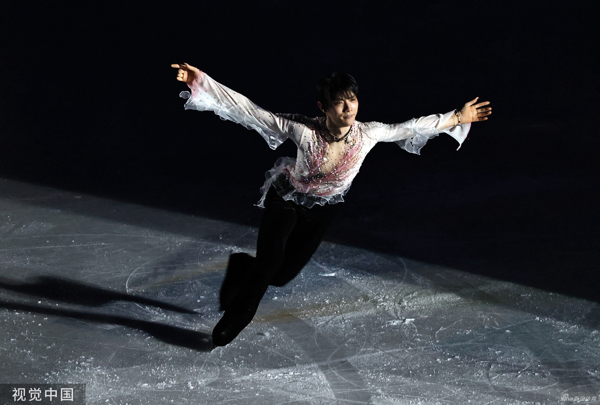 花滑表演赛羽生结弦演绎《春天来了》