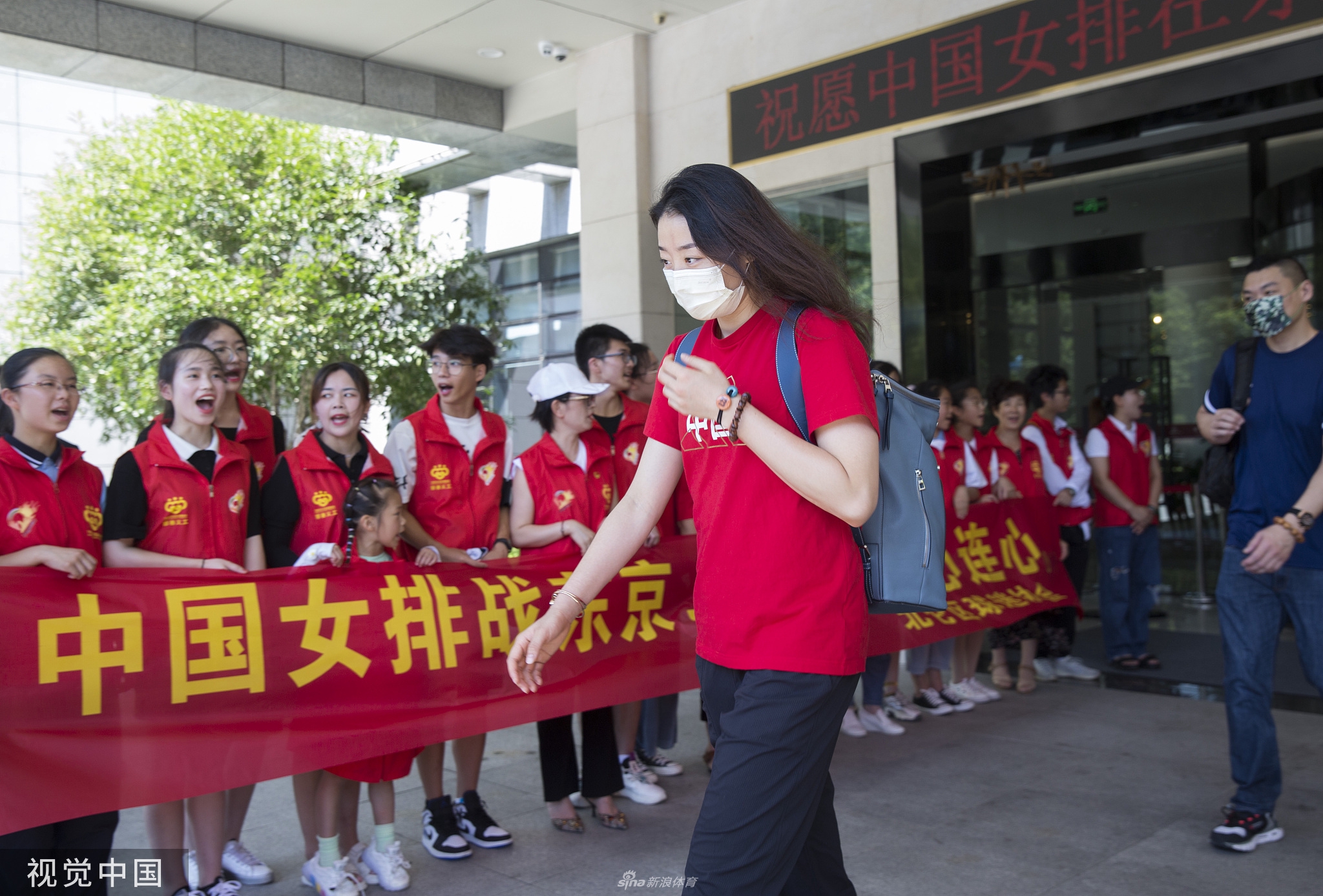 中国女排结束宁波封闭集训 启程前往北京
