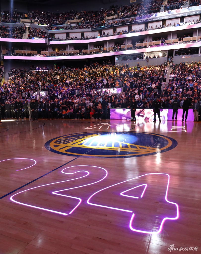 勇士主场致敬科比 紫金KB24环绕全场