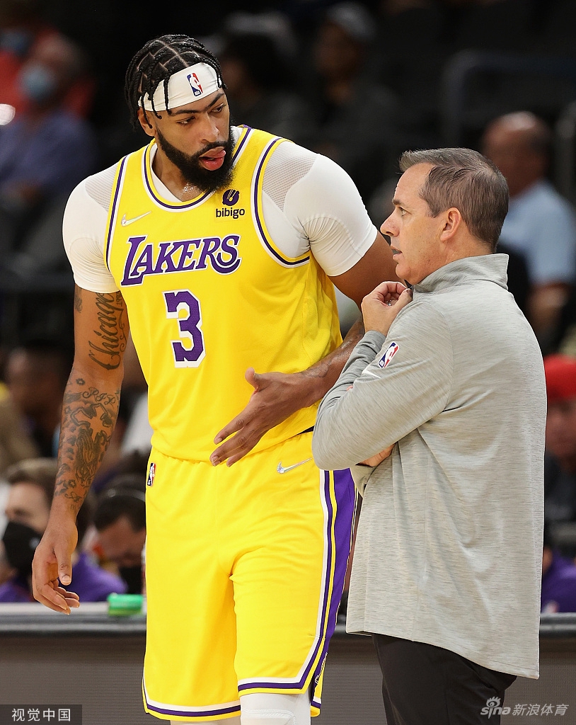 [NBA季前赛]湖人105-117太阳 詹姆斯威少缺阵