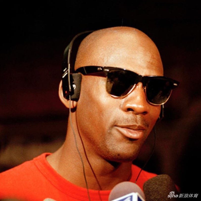 戴墨镜的乔丹看着更加霸气 有没有你中意的款式
