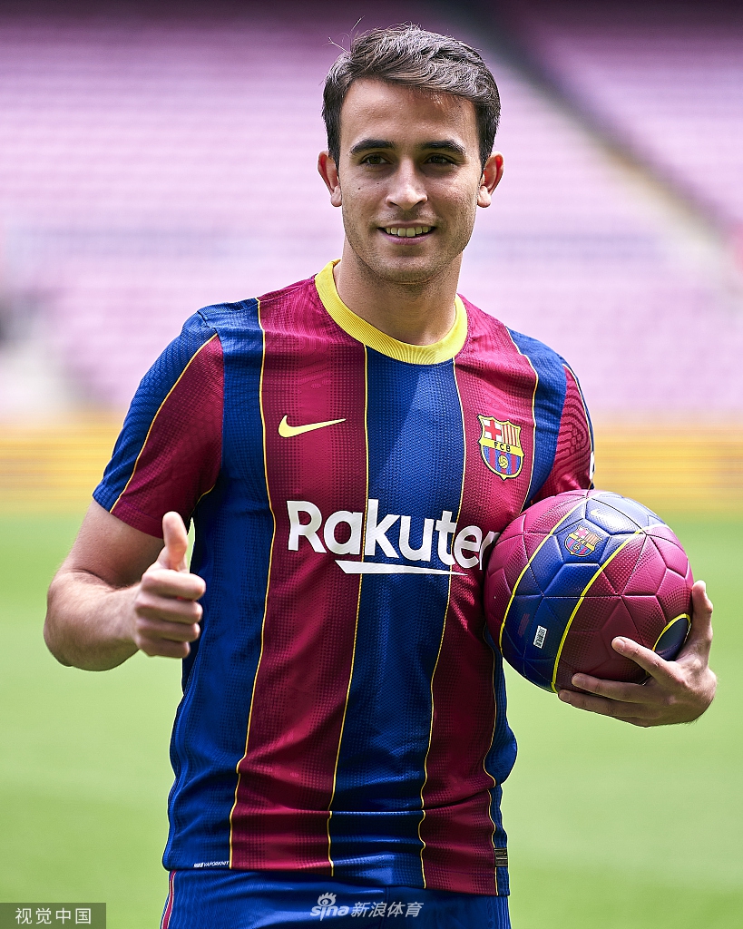 埃里克-加西亚加盟巴萨出席发布会