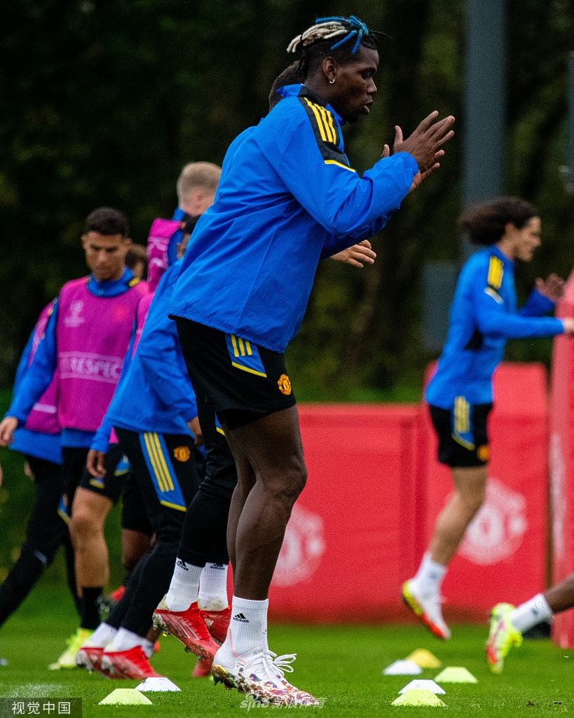 曼联训练备战并召开发布会 C罗领衔