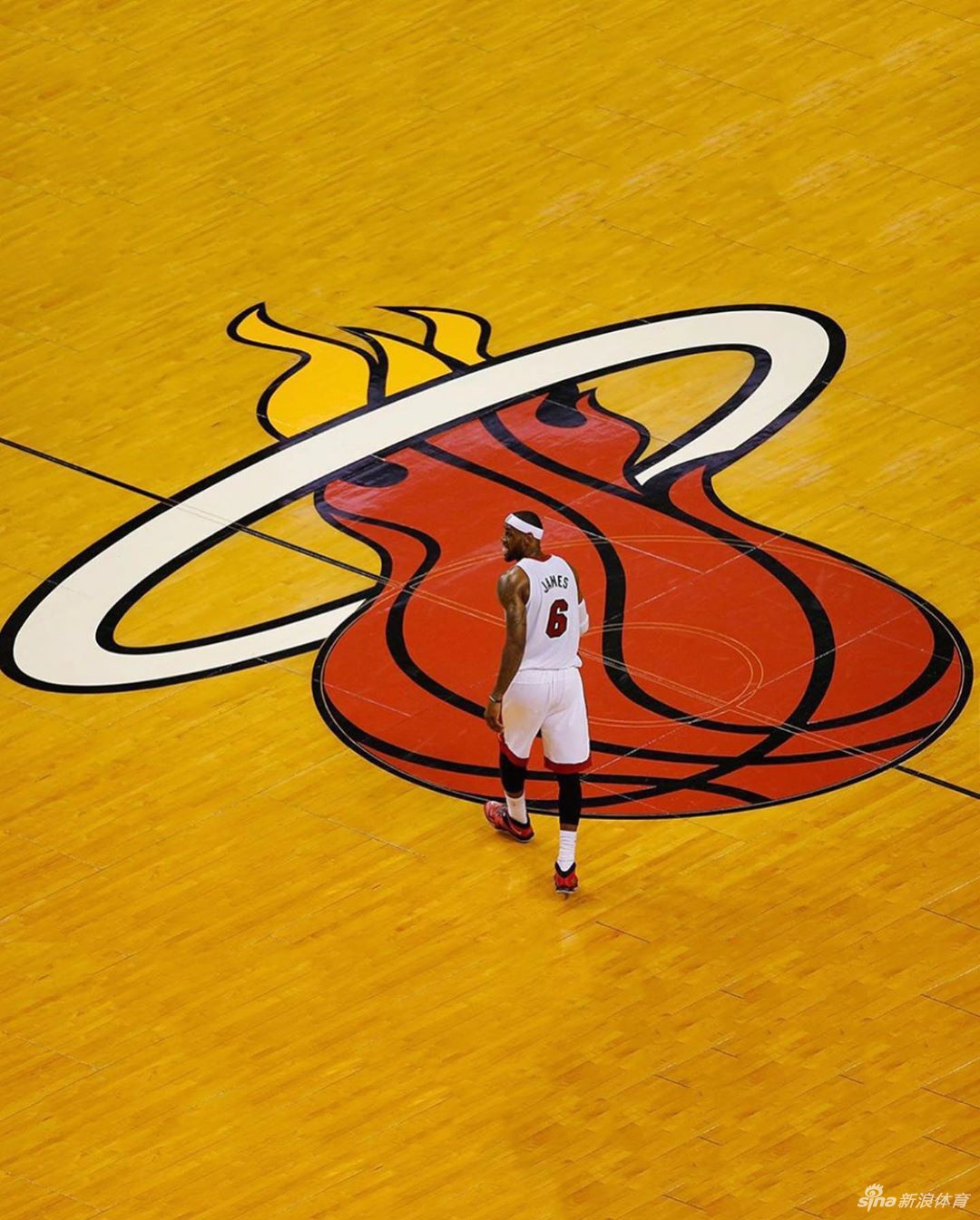 上帝视角看NBA球场logo区：湖人马刺冠军主场