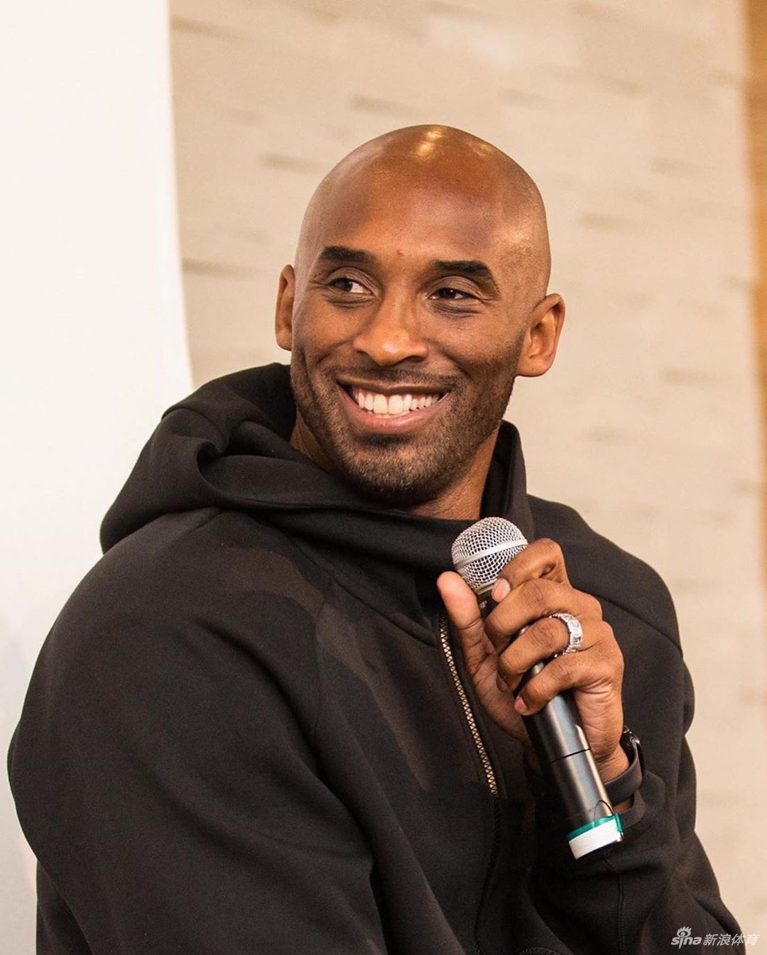 科比42岁生日快乐！全世界的球迷都想念你！