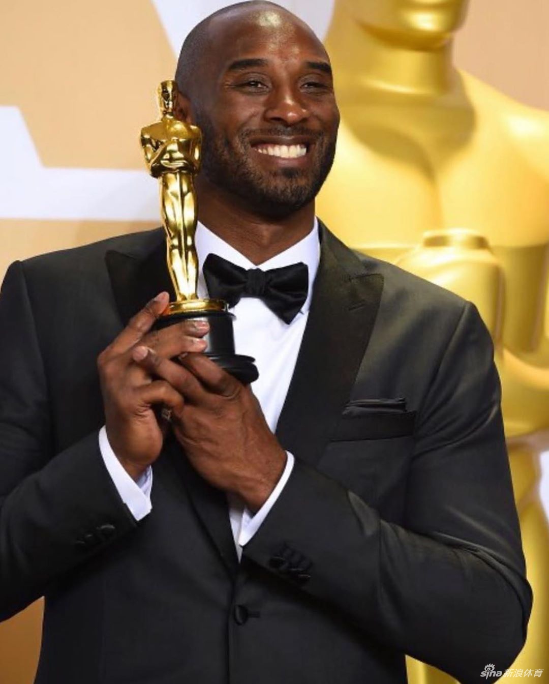 科比42岁生日快乐！全世界的球迷都想念你！