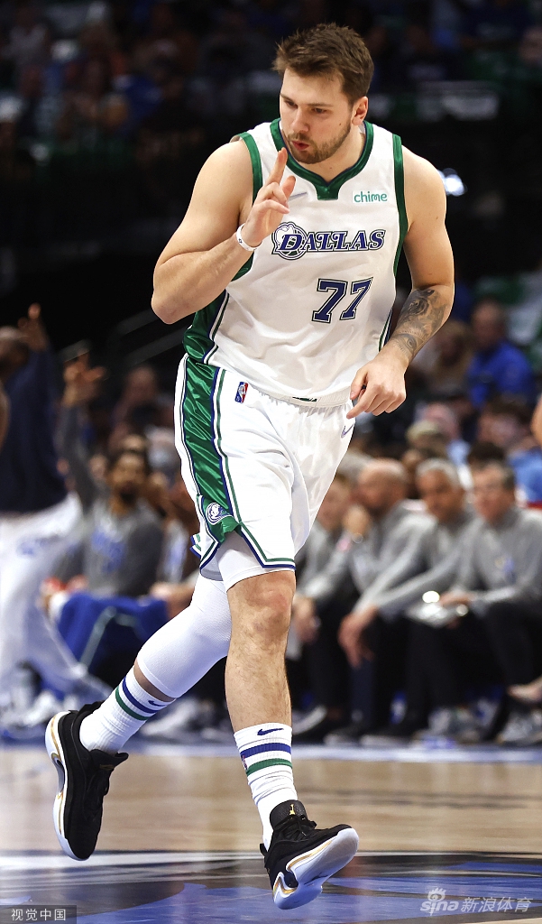 [NBA]勇士113-122独行侠 东契奇击溃水花